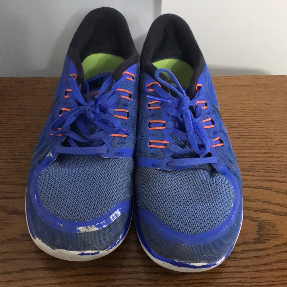 Nike tennis shoes